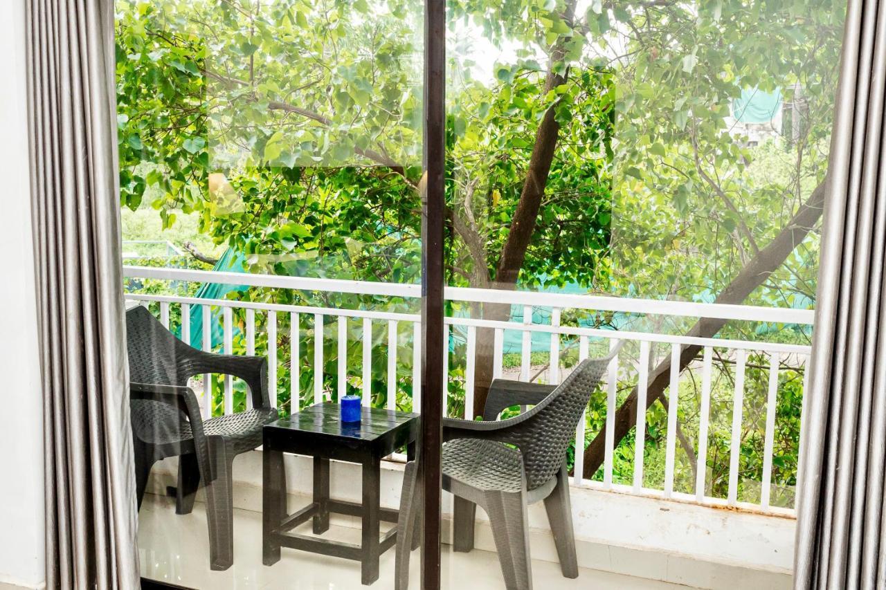 Fourteen Pods By The Sea Hotel Morjim Bagian luar foto