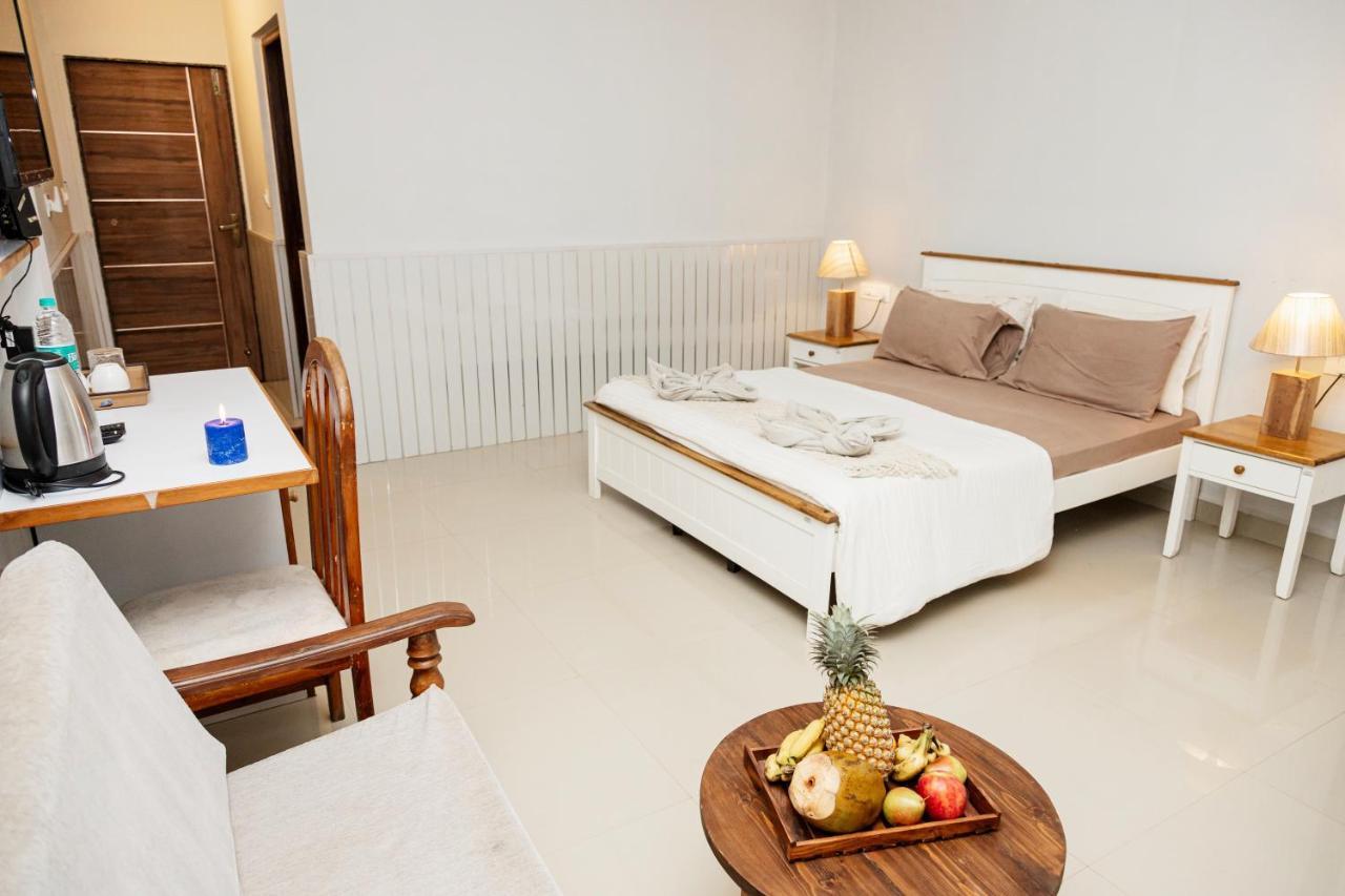 Fourteen Pods By The Sea Hotel Morjim Bagian luar foto
