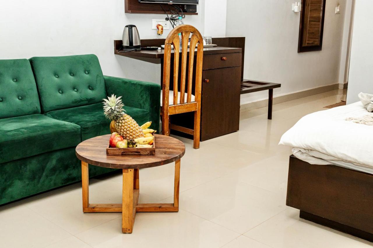 Fourteen Pods By The Sea Hotel Morjim Bagian luar foto